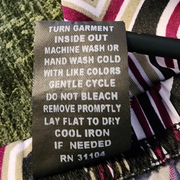 NEW DIRECTIONS Size XL Purple Geometric Elastic Waist Pull On Palazzo Pants EUC - Picture 7 of 7